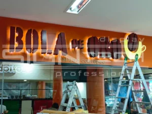 Anuncio Luminoso de Bolsa Negra por Signtech