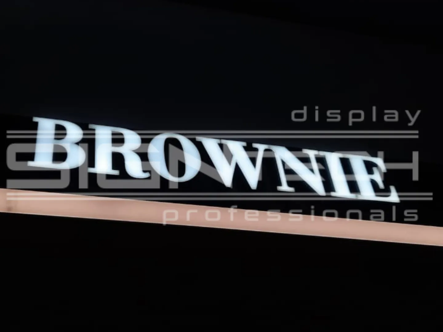 Anuncio Luminoso de Brownie por Signtech