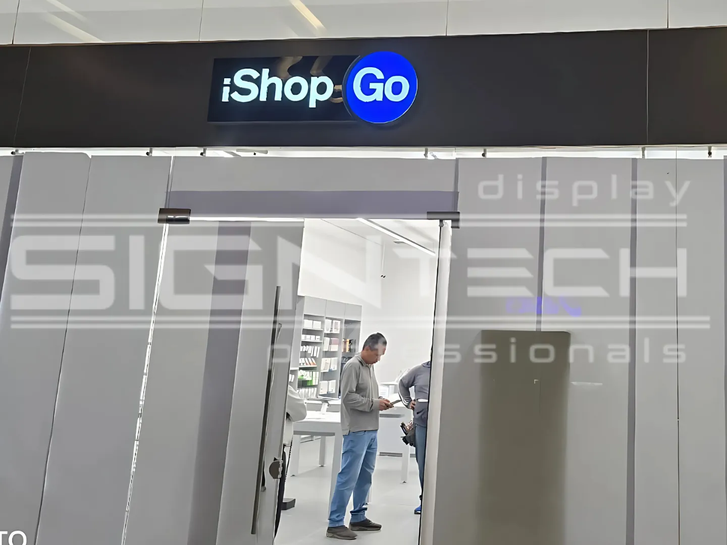 Anuncio Luminoso de iShop Go por Signtech