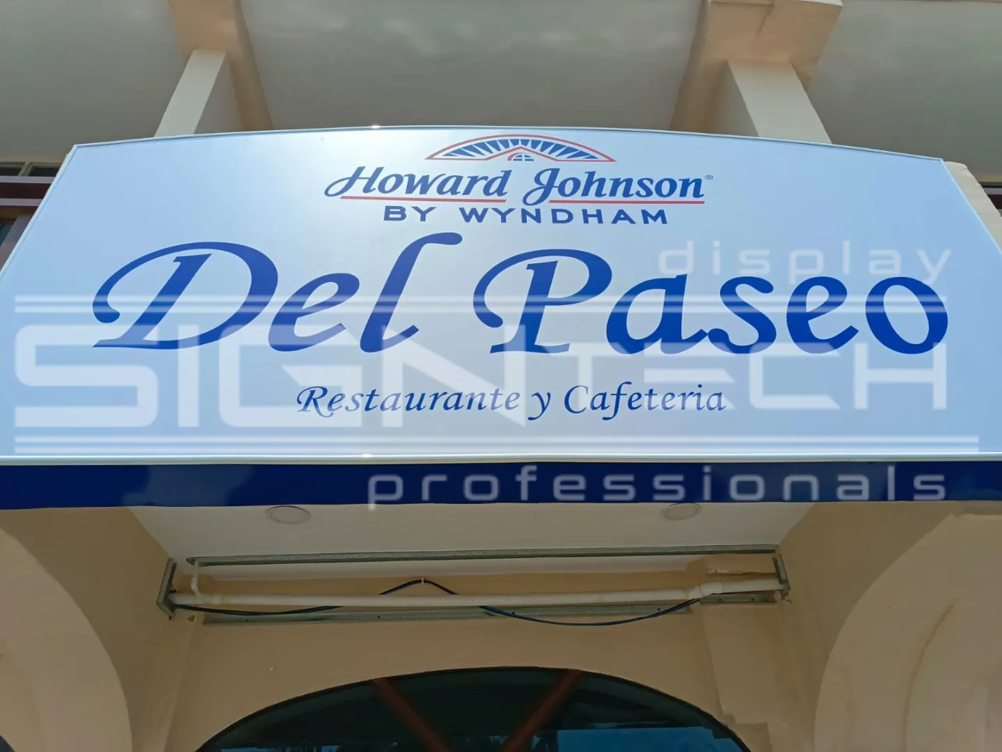 Anuncio Luminoso del Restaurante del paseo por Signtech